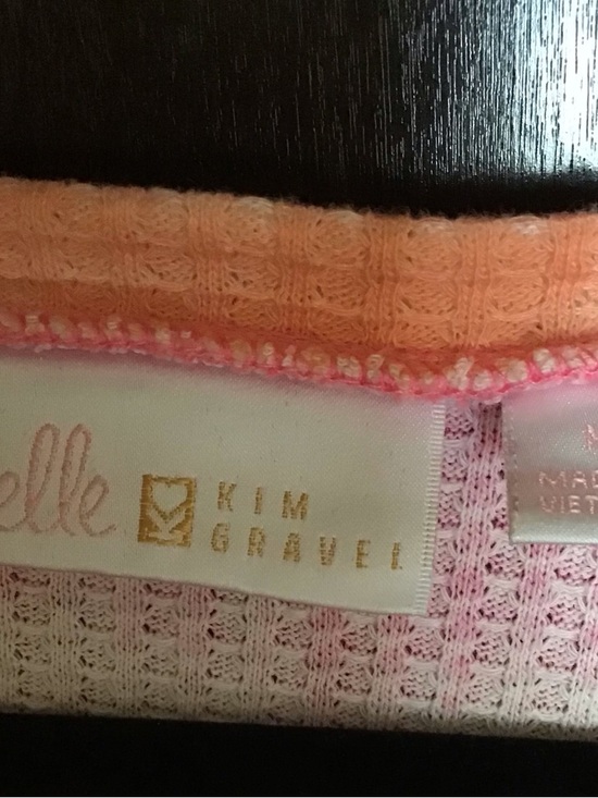 Belle by Kim Gravel Waffle Knit Pink Yellow Orange Tie-Dye 3/4 Sleeve V-Neck Tee - Picture 2 of 4